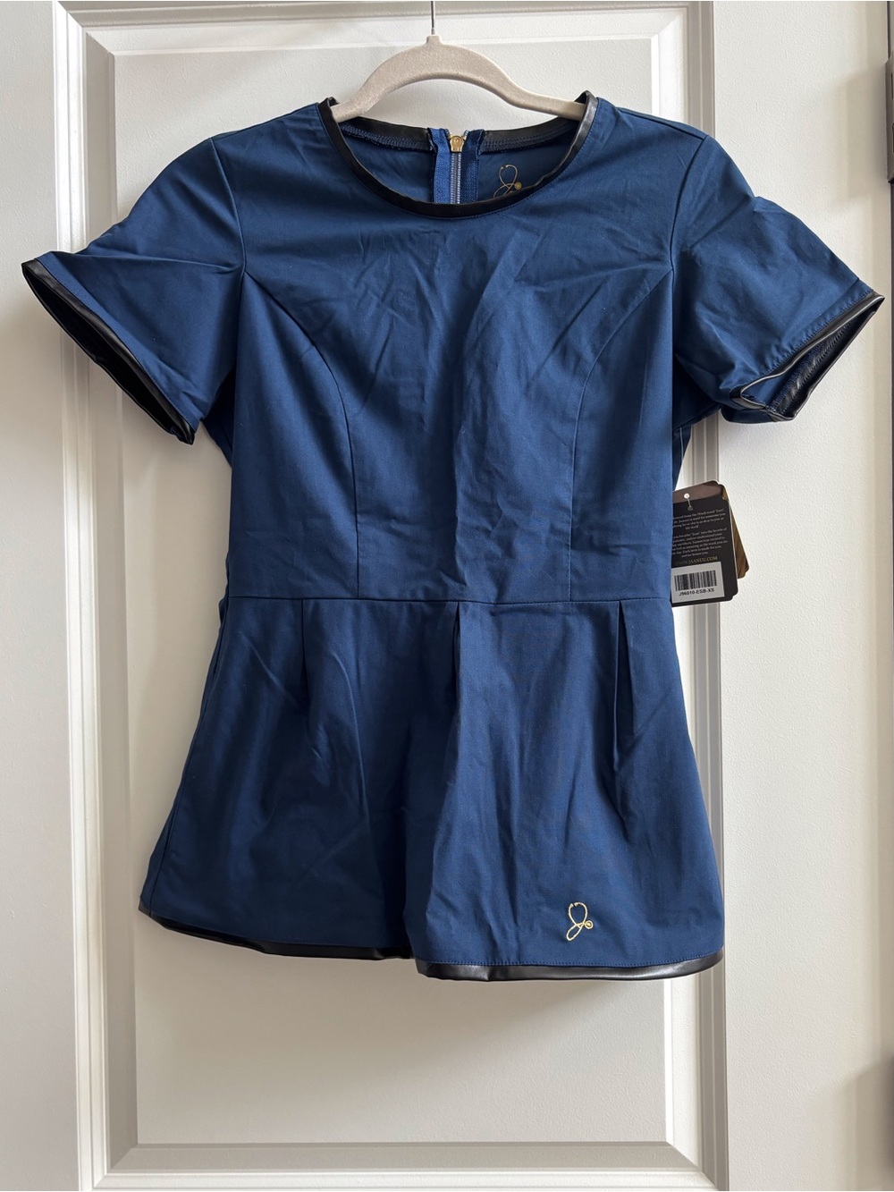 NWT Vintage Jaanuu Faux Leather Trim Navy Peplum Scrub Top
